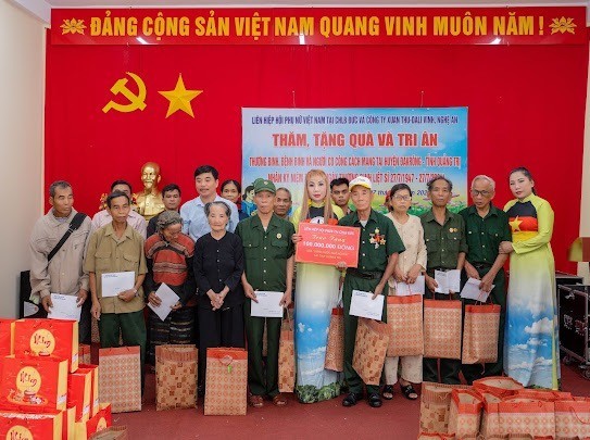 Kiều bào CHLB Đức tri ân thương binh, bệnh binh và gia đình liệt sĩ tại nhiều tỉnh thành trên cả nước  - ảnh 2