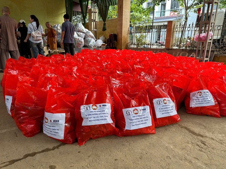 “Nghĩa đồng bào - Tình Việt - Hàn“: Hơn 60 tấn hàng cứu trợ đến Yên Bái, Hưng Yên - ảnh 5