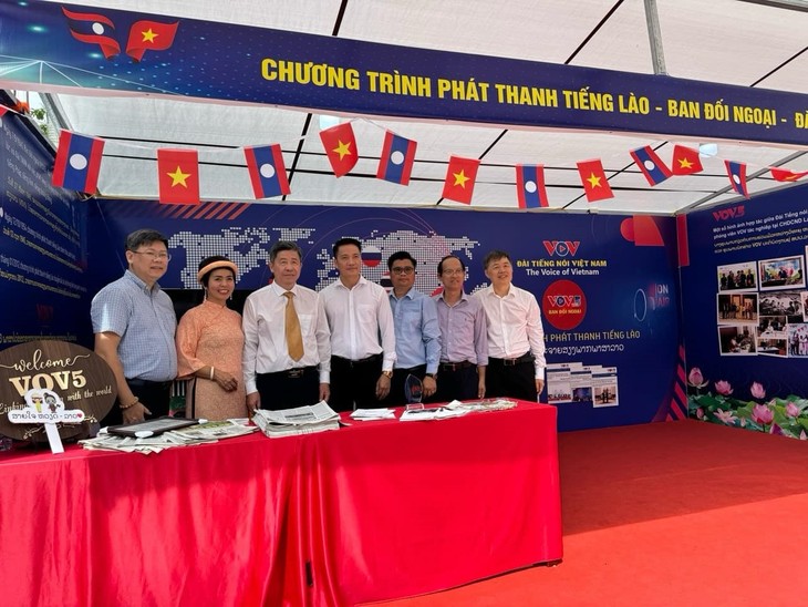 Chương trình phát thanh tiếng Lào  kỷ niệm 70 năm ngày chính thức phát sóng buổi đầu tiên - ảnh 2