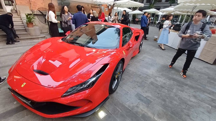 Du lịch trải nghiệm siêu xe Ferrari tại Italia - ảnh 1