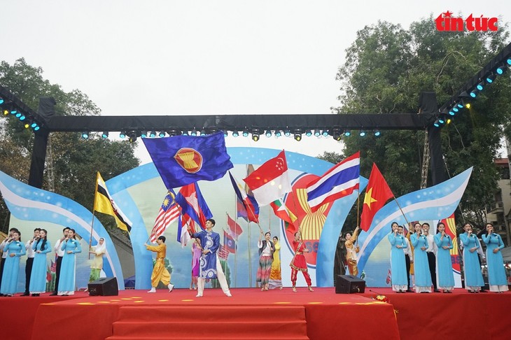 Festival “Phụ nữ Thủ đô vì hòa bình, phát triển” năm 2025 - ảnh 1