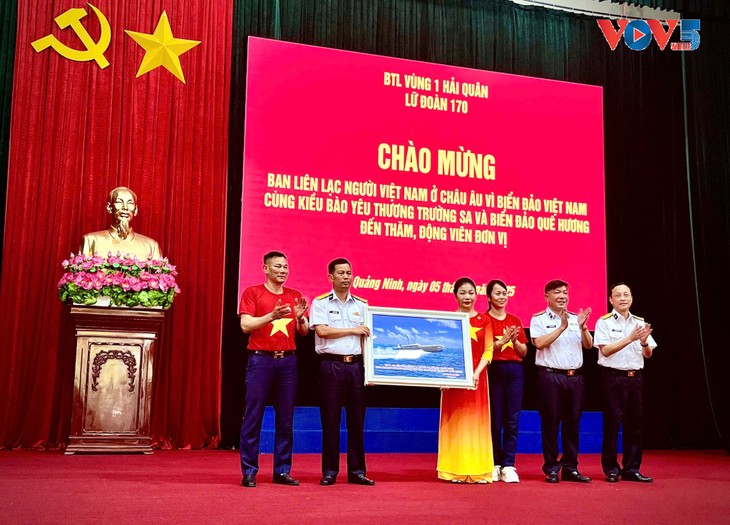 Nhịp cầu nghĩa tình: Kiều bào châu Âu và Hải quân Nhân dân Việt Nam - ảnh 6