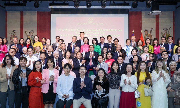 Thủ tướng gặp đại diện cộng đồng người Việt,  gặp đại diện chuyên gia, tri thức, kiều bào tại Pháp - ảnh 2