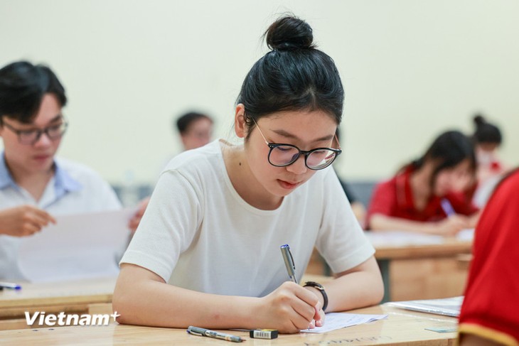 Bộ Giáo dục và Đào tạo công bố phổ điểm thi tốt nghiệp Trung học phổ thông 2025 - ảnh 1