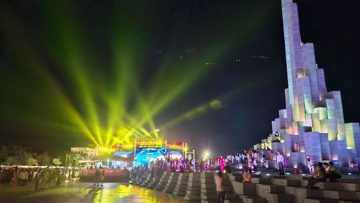 Chương trình nghệ thuật - thời trang “Đắk Lắk - Âm vang ngày mới” - ảnh 1