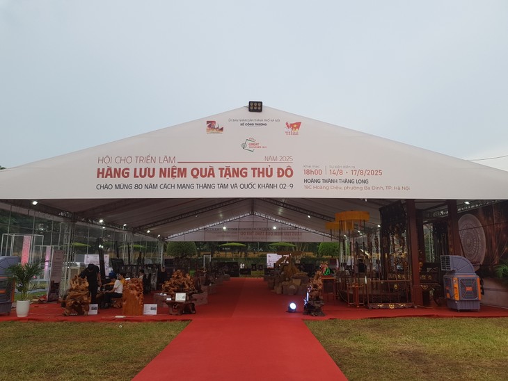 Hội chợ quà tặng Thủ đô 2025 thúc đẩy phát triển làng nghề - ảnh 2