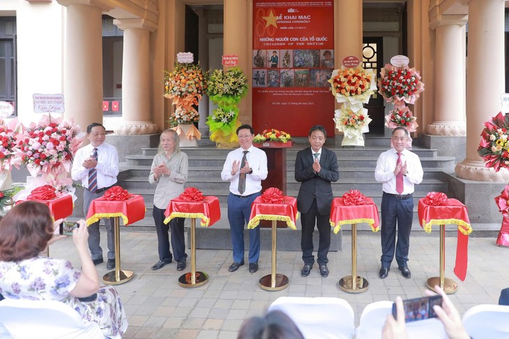 Khai mạc Triển lãm “Những người con của Tổ quốc” - ảnh 3