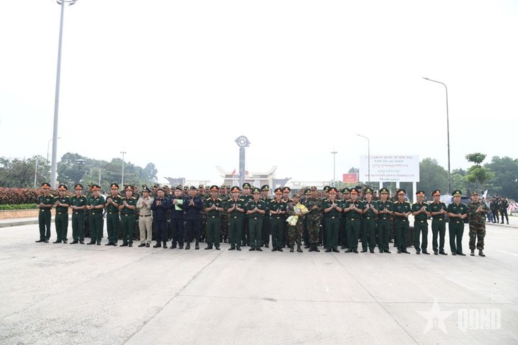 Đón đoàn Quân đội Campuchia sang Việt Nam tham gia diễu binh, diễu hành dịp Quốc khánh  - ảnh 2