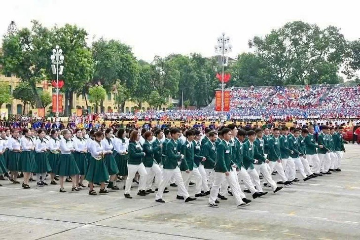 Khối kiều bào diễu hành mừng Quốc khánh: Khẳng định tinh thần đại đoàn kết toàn dân tộc - ảnh 1