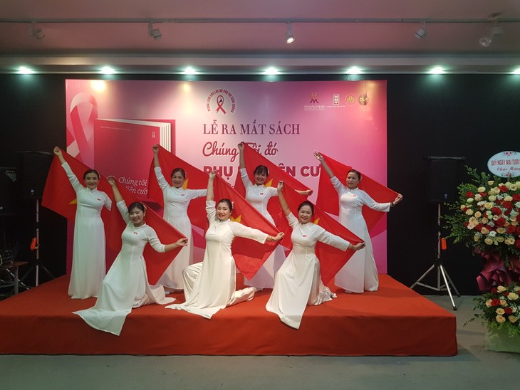 Ra mắt sách ảnh “Chúng tôi đó - Phụ nữ kiên cường” - ảnh 1