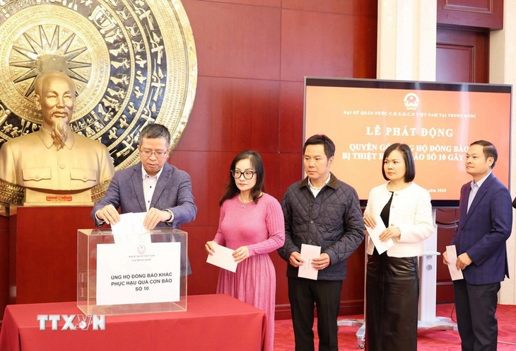 Lan tỏa tinh thần sẻ chia với đồng bào vùng lũ từ Trung Quốc và Australia - ảnh 1