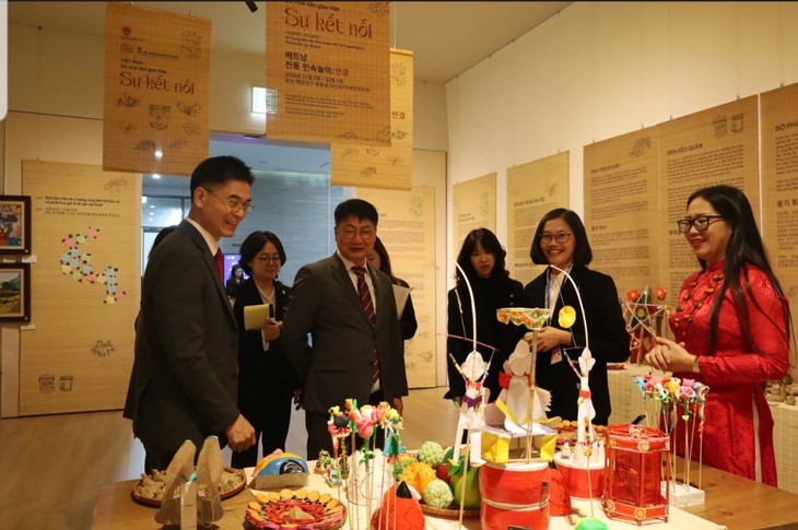 Khai trương không gian trưng bày nghệ thuật sắp đặt “Đồ chơi dân gian Việt: Sự kết nối” tại Hàn Quốc - ảnh 3