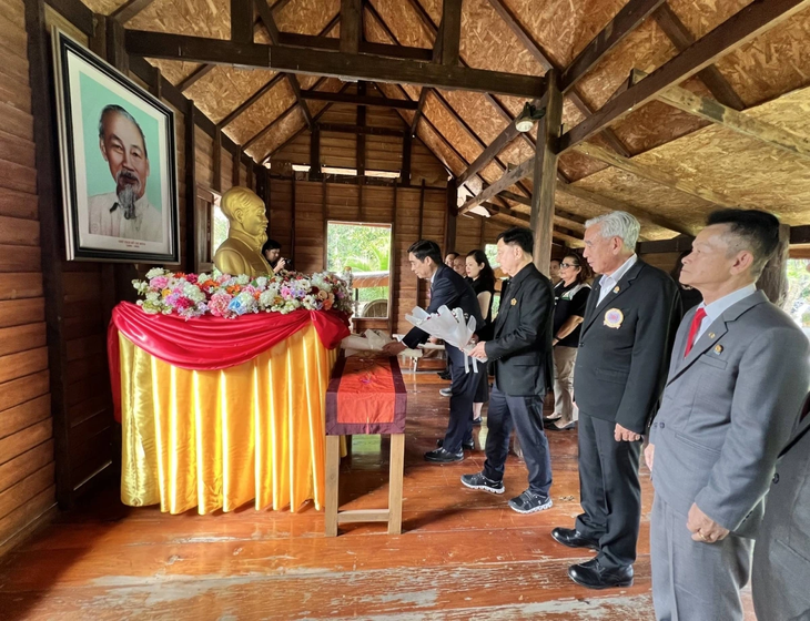 Tôn vinh Chủ tịch Hồ Chí Minh: Niềm tự hào của kiều bào tại Thái Lan - ảnh 2