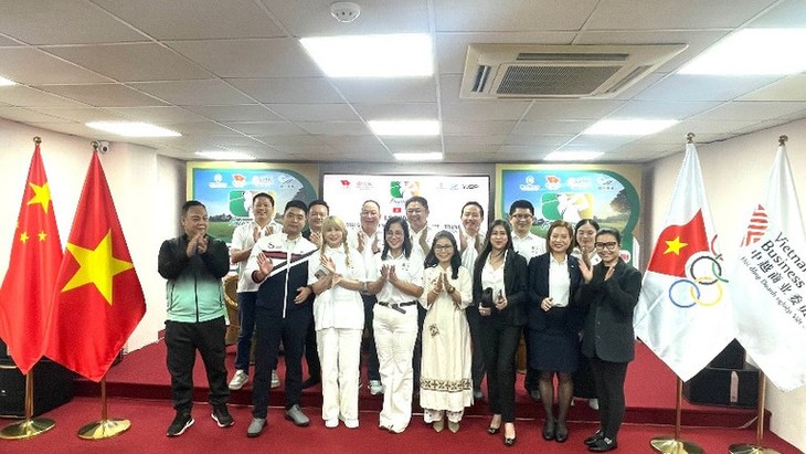 Giải golf hữu nghị doanh nhân Việt – Trung 2025: Chào mừng 75 năm thiết lập quan hệ ngoại giao VN - Trung Quốc - ảnh 2