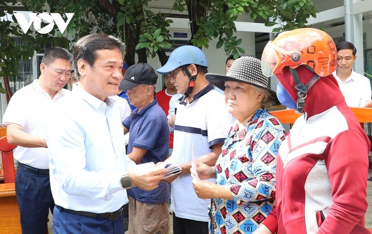 VOV phối hợp các đơn vị hỗ trợ 350 hộ dân vùng lũ Khánh Hòa - ảnh 1