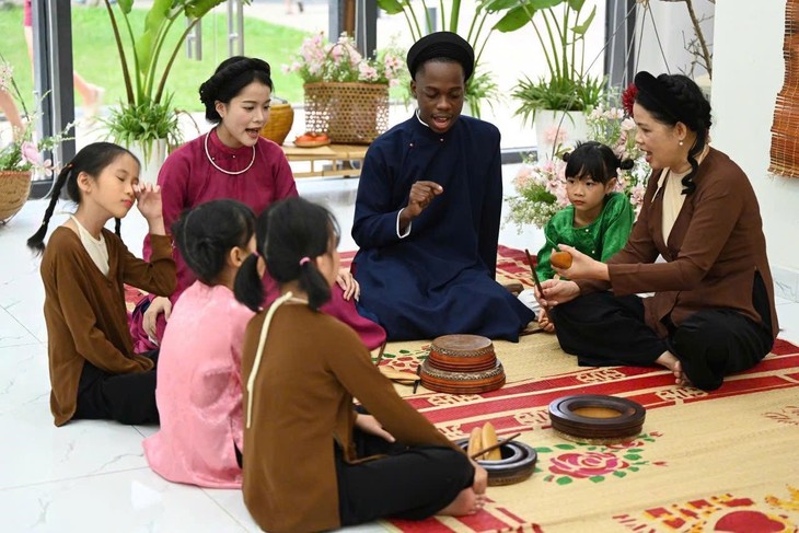 Nghệ nhân Tạ Hạnh: Nghệ thuật truyền thống phải sống trong lòng dân - ảnh 2