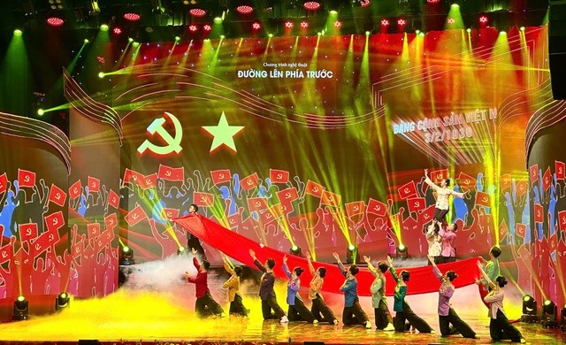 Chương trình nghệ thuật “Đường lên phía trước” kỷ niệm 96 năm Ngày thành lập Đảng - ảnh 1