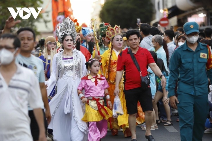 1.200 diễn viên sẽ diễu hành đường phố trong Lễ hội Nguyên tiêu 2026    - ảnh 1