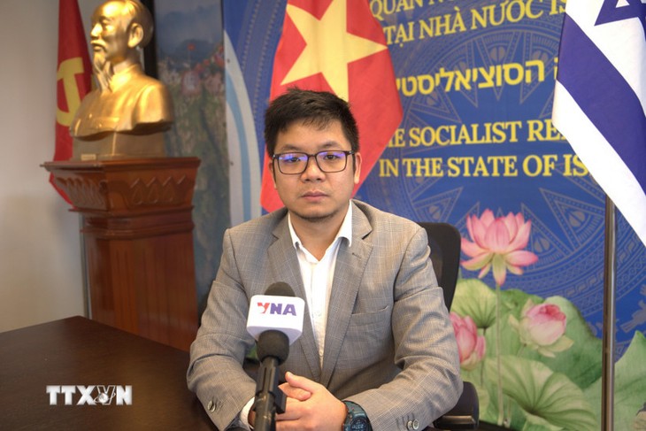 Xung đột tại Trung Đông: Đại sứ quán Việt Nam tại Israel kích hoạt cơ chế bảo hộ công dân 24/7 - ảnh 1