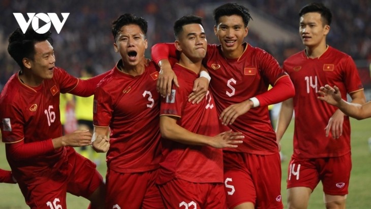 Vietnamese national team expected to rise one place in FIFA rankings - ảnh 1