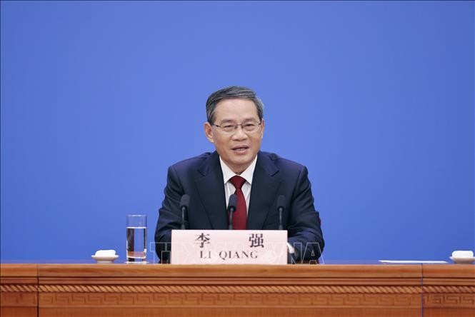 China-US relations face difficulties, says Chinese Premier Li Qiang - ảnh 1