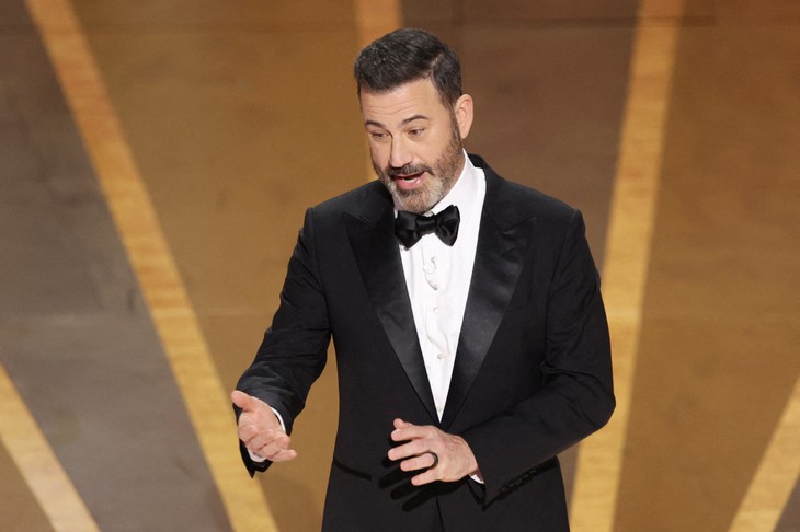 Jimmy Kimmel chosen to host Oscars for fourth time - ảnh 1