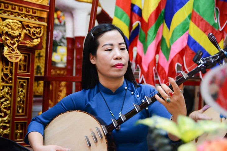 Dedicated artist empowers the visually impaired through Chau Van classes - ảnh 1