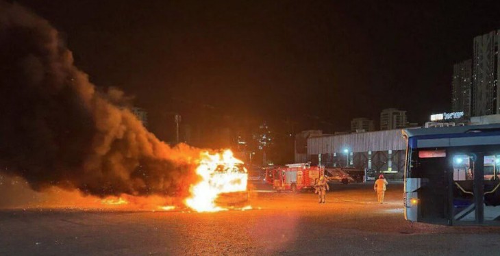 Multiple buses explode in Israel - ảnh 1