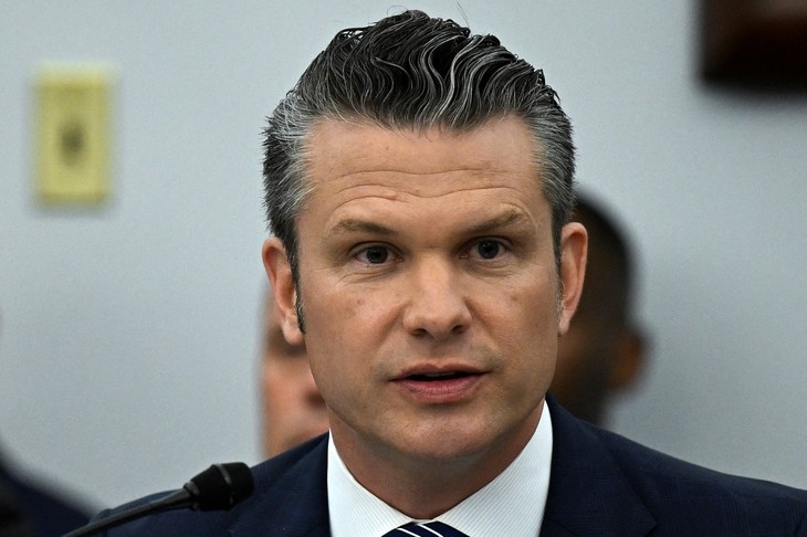 US Defense Secretary, Joint Chiefs Chairman discuss defense investment plan - ảnh 1