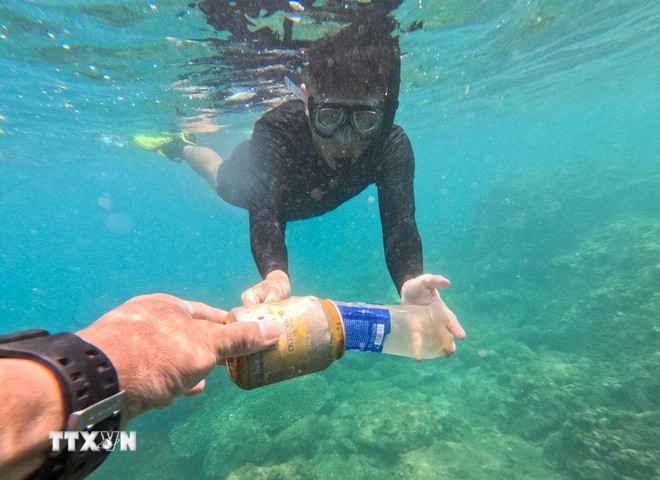 Vietnam gears up to protect the sea towards zero-waste tourism  - ảnh 1