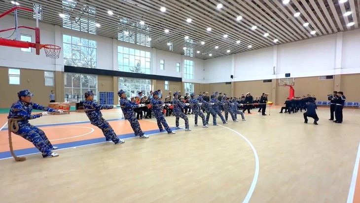 Vietnam-China Navies hold sports exchange - ảnh 1