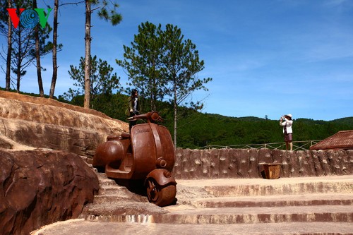 ผลงานศิลปะด้านประติมากรรมที่ใหญ่ที่สุดในเวียดนาม - ảnh 21