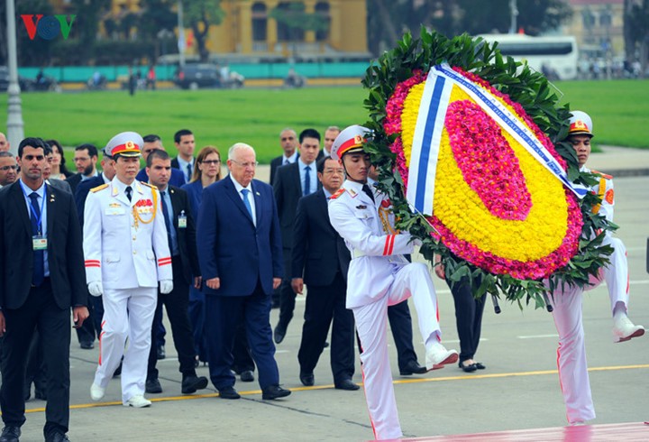 ประธานาธิบดีอิสราเอลเสร็จสิ้นการเยือนเวียดนามด้วยผลสำเร็จอย่างงดงาม - ảnh 1