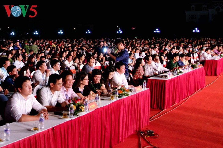 เปิดสัปดาห์วัฒนธรรม-การท่องเที่ยวจังหวัดเซินลาปี2018 - ảnh 2