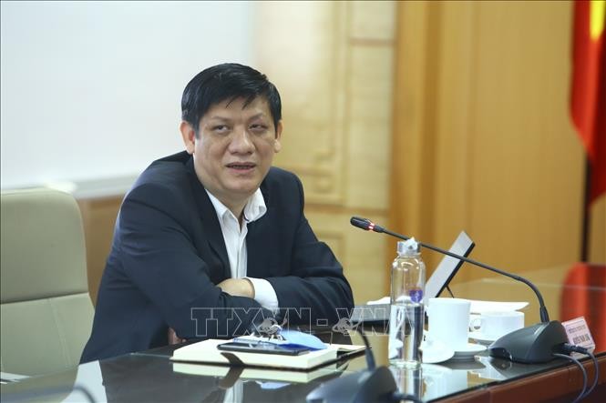 บรรดาผู้เชี่ยวชาญเสนอให้ขยายเวลาการปฏิบัติมาตรการเว้นระยะห่างทางสังคมออกไปจนถึงวันที่ 30 เมษายน - ảnh 1