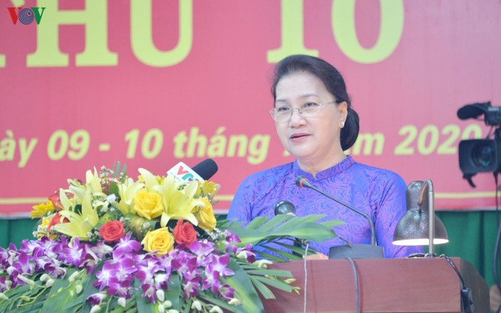 ประธานสภาแห่งชาติเวียดนามเข้าร่วมการประชุมครั้งที่ 10 สภาประชาชนจังหวัดดั๊กนง - ảnh 1