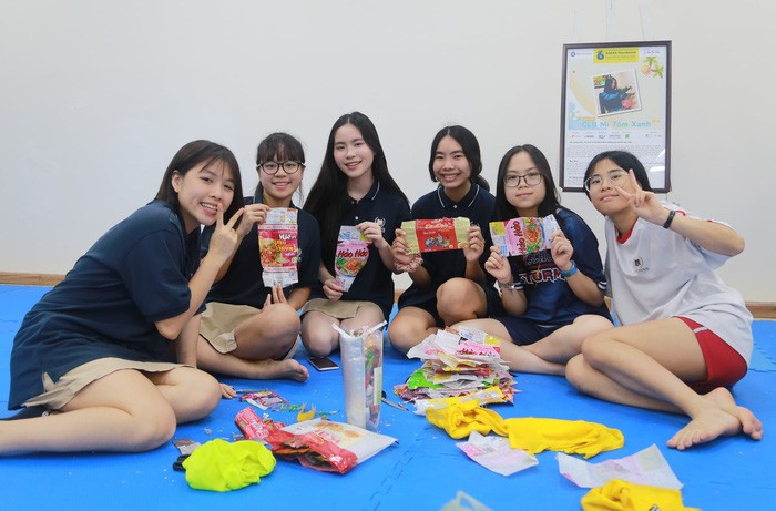 สโมสร “ซองบะหมี่แห่งสีเขียว”ส่งเสริมการใช้ชีวิตที่เป็นมิตรกับสิ่งแวดล้อมในชุมชน - ảnh 1