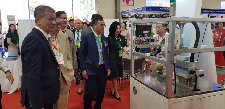 เปิดงานแสดงสินค้านานาชาติ VINAMAC EXPO - ENE VIETNAM 2024 - ảnh 1