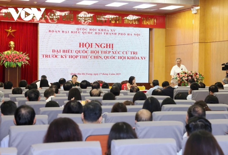 เลขาธิการใหญ่พรรค โตเลิม พบปะกับผู้มีสิทธิ์เลือกตั้งกรุงฮานอย - ảnh 1