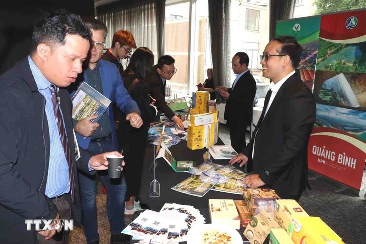 5 ปีการปฏิบัติข้อตกลง EVFTA -แนวทางความร่วมมือเชิงยุทธศาสตร์ในระยะใหม่ - ảnh 2