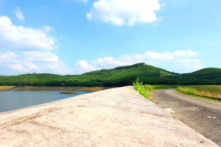 Discovering tranquility of Viet An lake in Quang Nam - ảnh 4