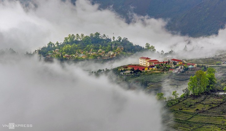 Y Ty cloud hunting season in Lao Cai province - ảnh 2