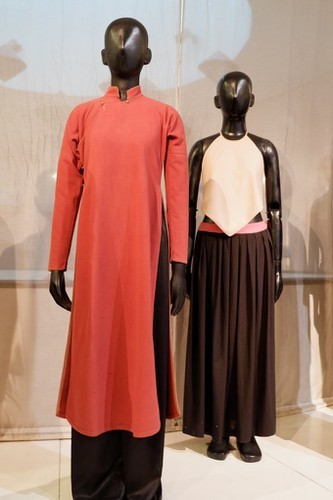 Ao Dai exhibition at Vietnamese Women’s Museum - ảnh 4