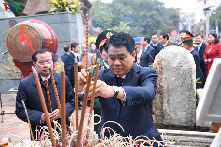 Crowds thrilled at reenactment of Ngoc Hoi-Dong Da victory - ảnh 5