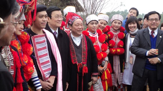 State President visits the Culture and Tourism Village  - ảnh 1