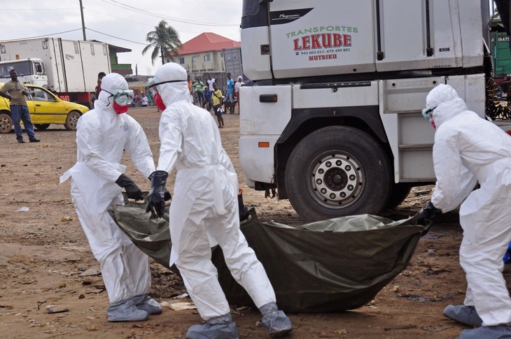 Ebola patients flee restricted areas in Liberia - ảnh 1