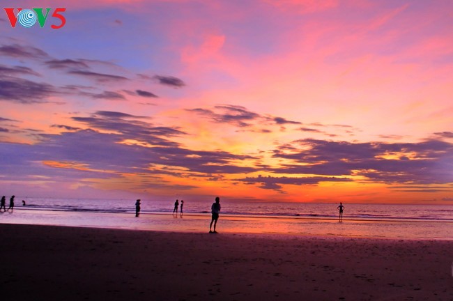 Cua Lo beach, a beautiful resort in Nghe An - ảnh 2