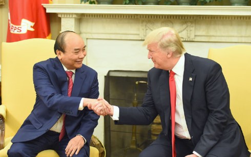 PM Phuc, President Trump hold talks on deepening bilateral ties  - ảnh 2