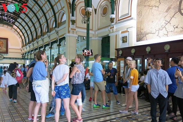 Saigon Central Post Office- unique architectural complex in Ho Chi Minh city - ảnh 3