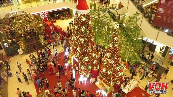 Christmas activities underway - ảnh 1